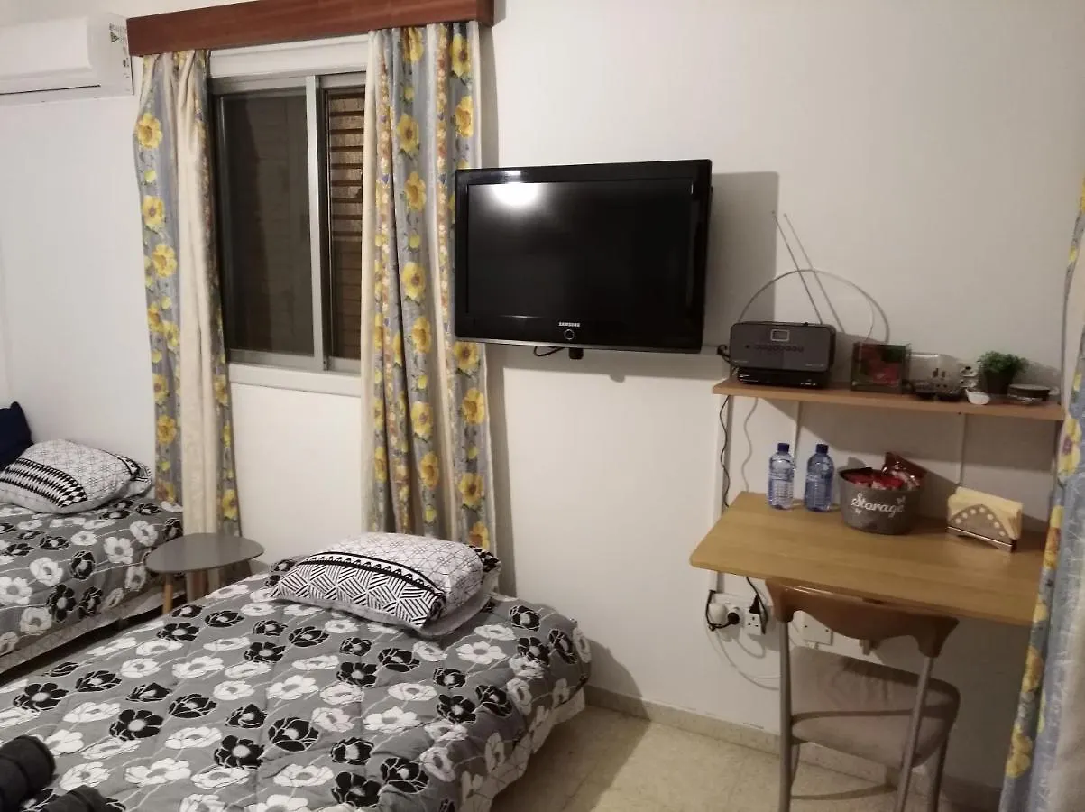 Larnaca, Pervolia 1 Bedroom Seaside Apartment 0*, Perivolia Cyprus