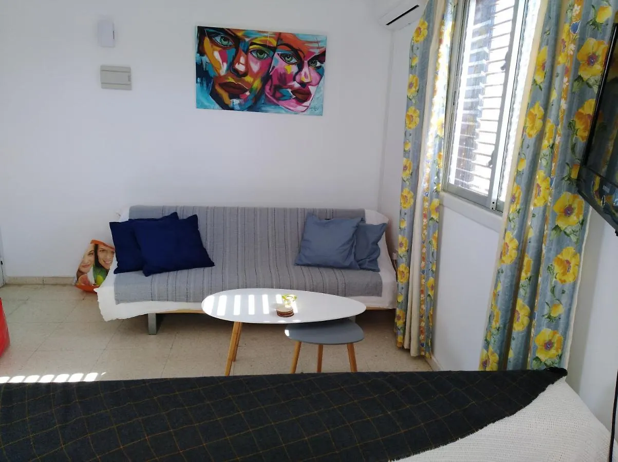 Larnaca, Pervolia 1 Bedroom Seaside Apartment 0*, Perivolia