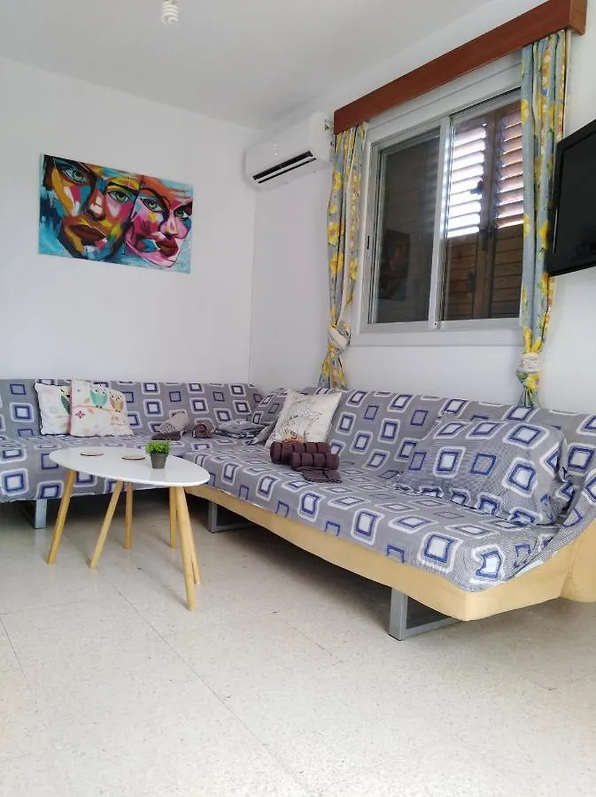 Larnaca, Pervolia 1 Bedroom Seaside Apartment 0*, Perivolia Cyprus