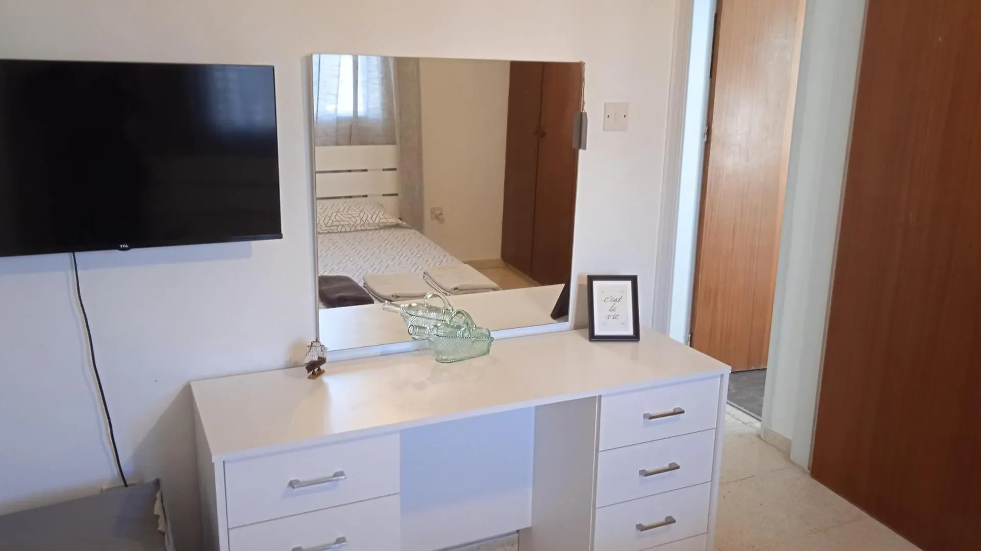 Larnaca, Pervolia 1 Bedroom Seaside Apartment Cyprus