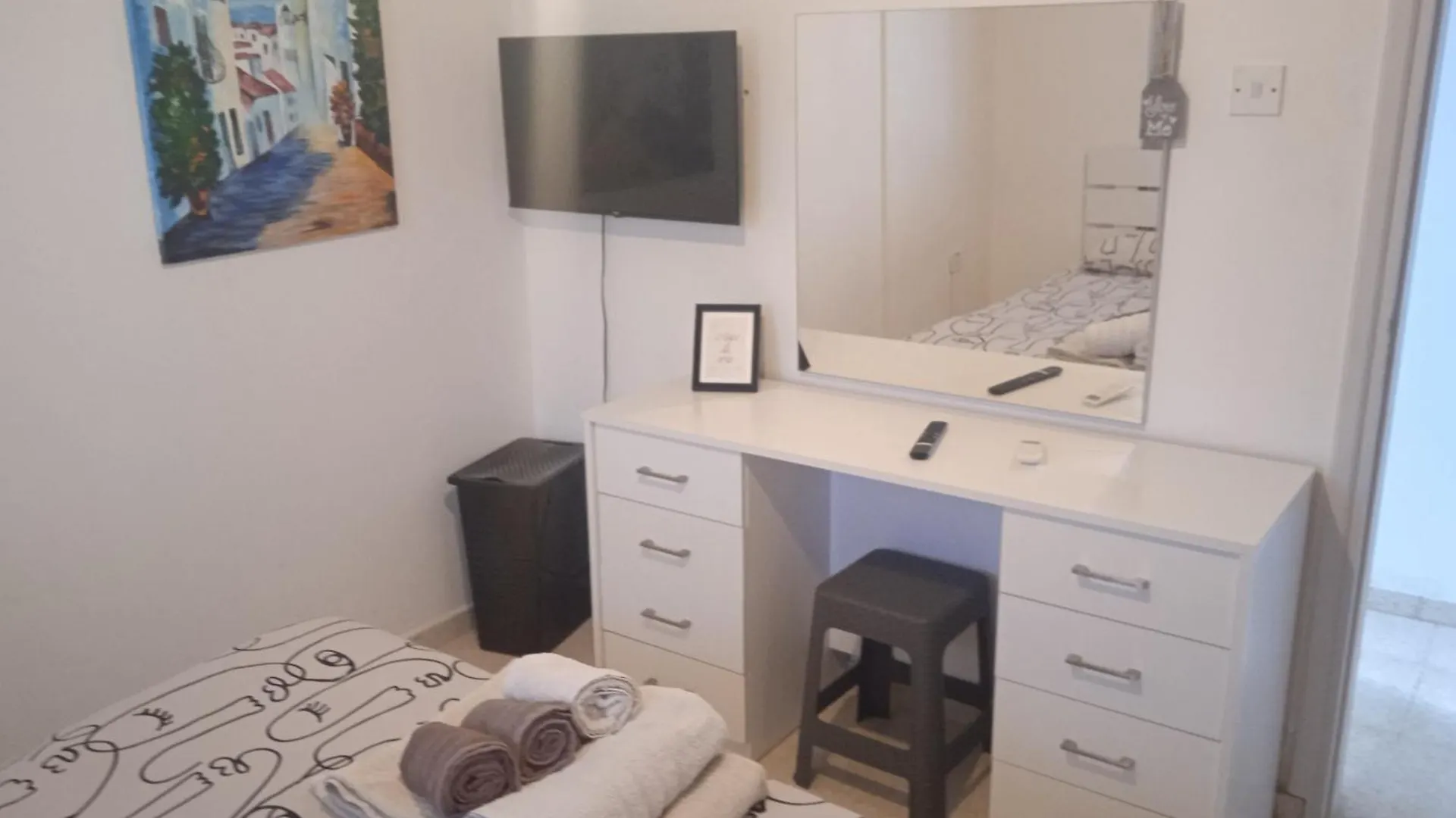 Larnaca, Pervolia 1 Bedroom Seaside Apartment Cyprus